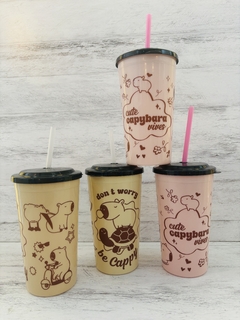 VASO CAPYBARA CON TAPA Y SORBETE - comprar online