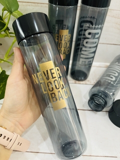 BOTELLA GEO 500ml TOTAL BLACK - comprar online