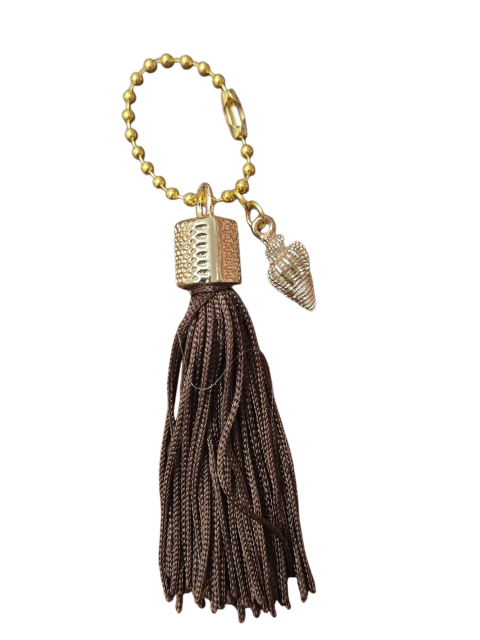 Pingente Tassel MARROM c/pingente ouro - Conchinha branca - comprar online