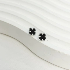 Brinco de Prata 925 - Trevo Ônix na internet