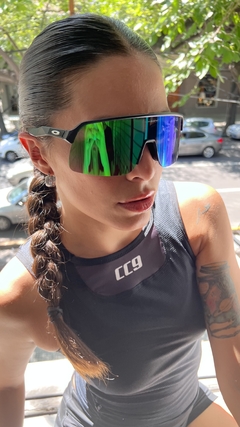 GAFAS OAKLEY SUTRO LITE MARCO NEGRO ESP VERDE en internet