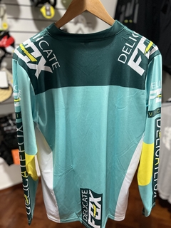 JERSEY ML VERDE OSCURO DELICATE en internet