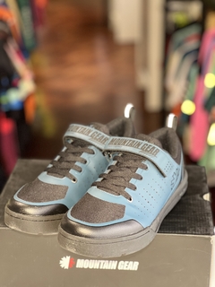 ZAPATILLA MG CROSS FLAT BLUE - comprar online