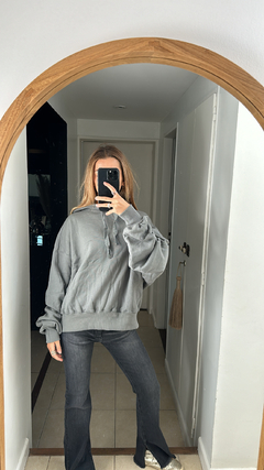 Buzo Gris en internet