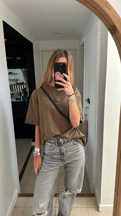 Remera oversized marron - comprar online