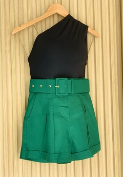 SHORTS FEMININO EM ALFAIATARIA COM CINTO - Atemporal Soul