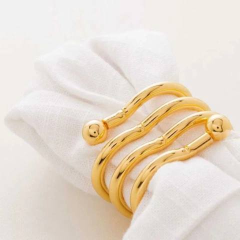 Conjunto de Anéis Para Guardanapo Metal Coração Dourado 4 Peças