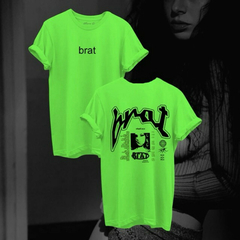 Camiseta BRAT - Charli XCX na internet