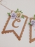 Banderín con flores en relieve (precio por letra) en internet