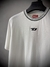 Camisa Importada Diesel | Gola Detalhada + Logo D FRONTAL - Coleção 2025 (BRANCA) - 3FS IMPORTS MULTIMARCAS 