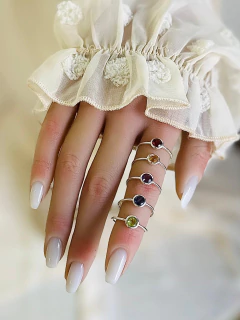 Anel Mini Pedra Granada Prata 925 MP12 na internet