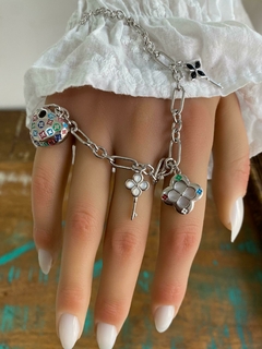 Pulseira de Prata e Ródio Pingentes Chave Trevo - comprar online
