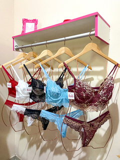 Conjunto Gleyce na internet