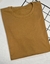 camiseta masculina caramelo