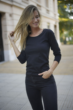Remera Básica de Mujer Manga Larga Negra