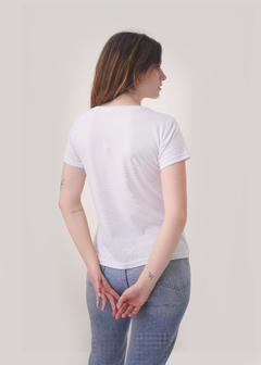 Remera Básica de Mujer Blanco en internet