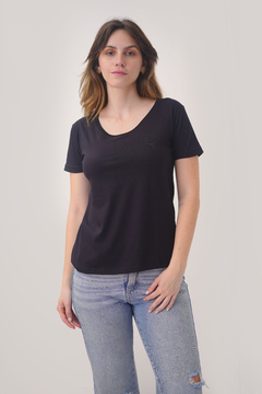 Remera Básica de Mujer Negro - comprar online