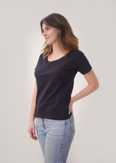 Remera Básica de Mujer Negro en internet