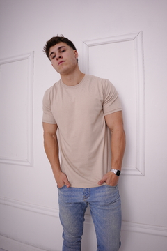 Remera Básica Beige - ABALAK