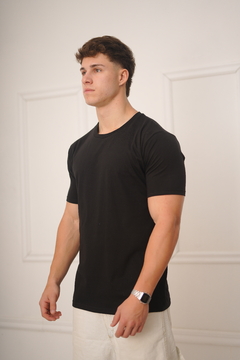 Remera Básica Negro - comprar online