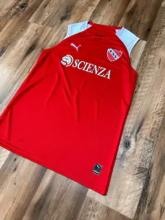 Musculosa Independiente roja