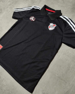 Chomba River negra estilo retro - Hooligans Bahía