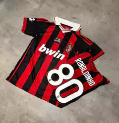 Camiseta Milan Ronaldinho negra rayada 80 retro - comprar online