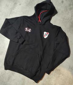 Buzo River canguro negro frisa escudo en internet