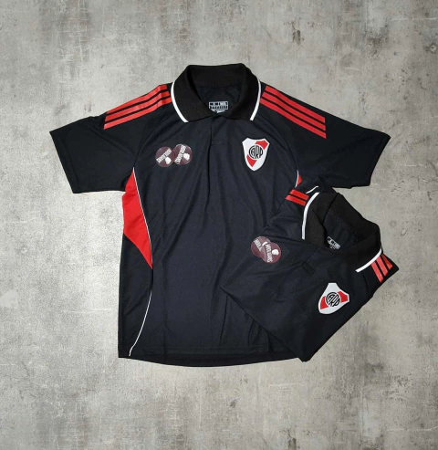 Chomba River negra con vivos rojos 2026