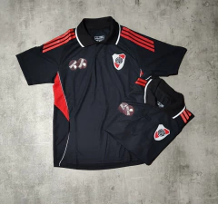 Chomba River negra con vivos rojos 2026