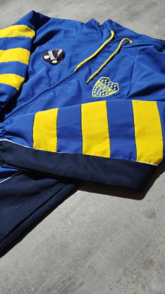 Rompeviento Boca retro mangas rayadas - comprar online