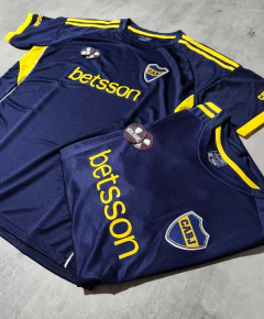 Camiseta Boca Betsson azul oscura entrenamiento 2026 talle especial - Hooligans Bahía