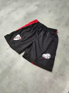 Short River negro franja roja 2025 - comprar online
