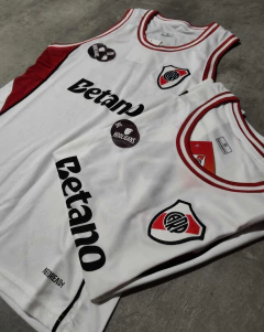 Musculosa River blanca Betano en internet