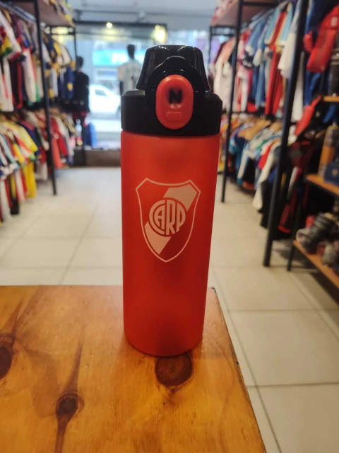 Botella de hidratación deportiva River
