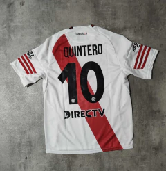 Camiseta River Betano titular Juanfer Quintero