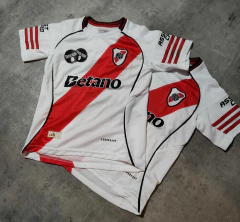 Camiseta River Betano titular niño 2026 en internet