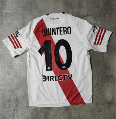 Imagen de Camiseta River Betano titular Juanfer Quintero