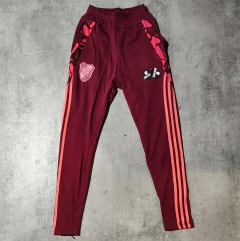 Pantalon RIver bordo con salmon 2025