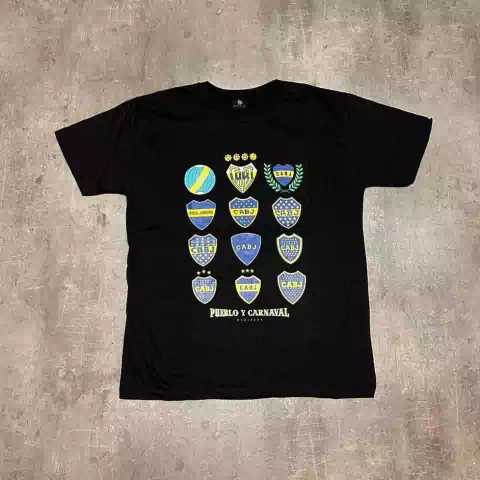 Remera Boca historia de escudos negra