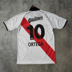 Camiseta River Ortega retro Quilmes cuello negro en internet