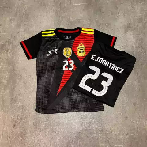 Camiseta AFA seleccion dibu martinez negra copa america niño