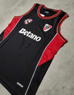 Musculosa River negra Betano en internet