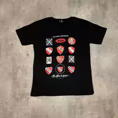 Remera Independiente historia escudos