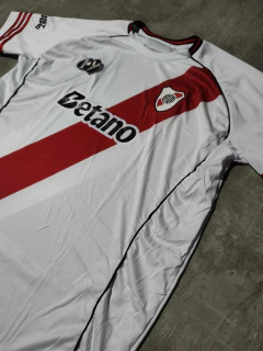 Camiseta River BEtano titular 2026 talle especial en internet