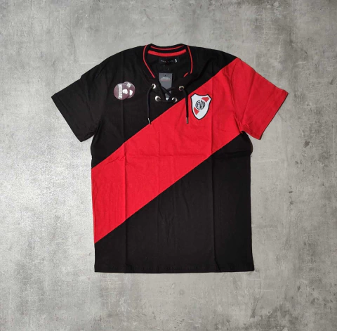 Remera vintage River negra oficial