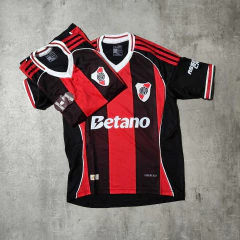 Camiseta River Betano suplente negra y roja 2026 - comprar online