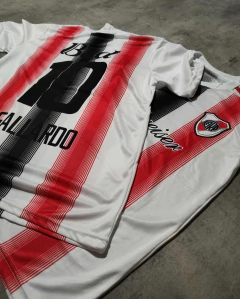 Camiseta River Budweiser Gallardo tricolor retro - comprar online