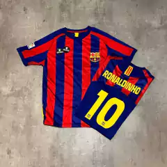 Camiseta Barcelona Ronaldinho retro en internet