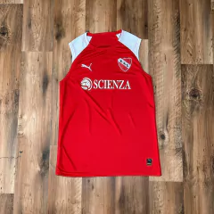 Musculosa Independiente roja en internet